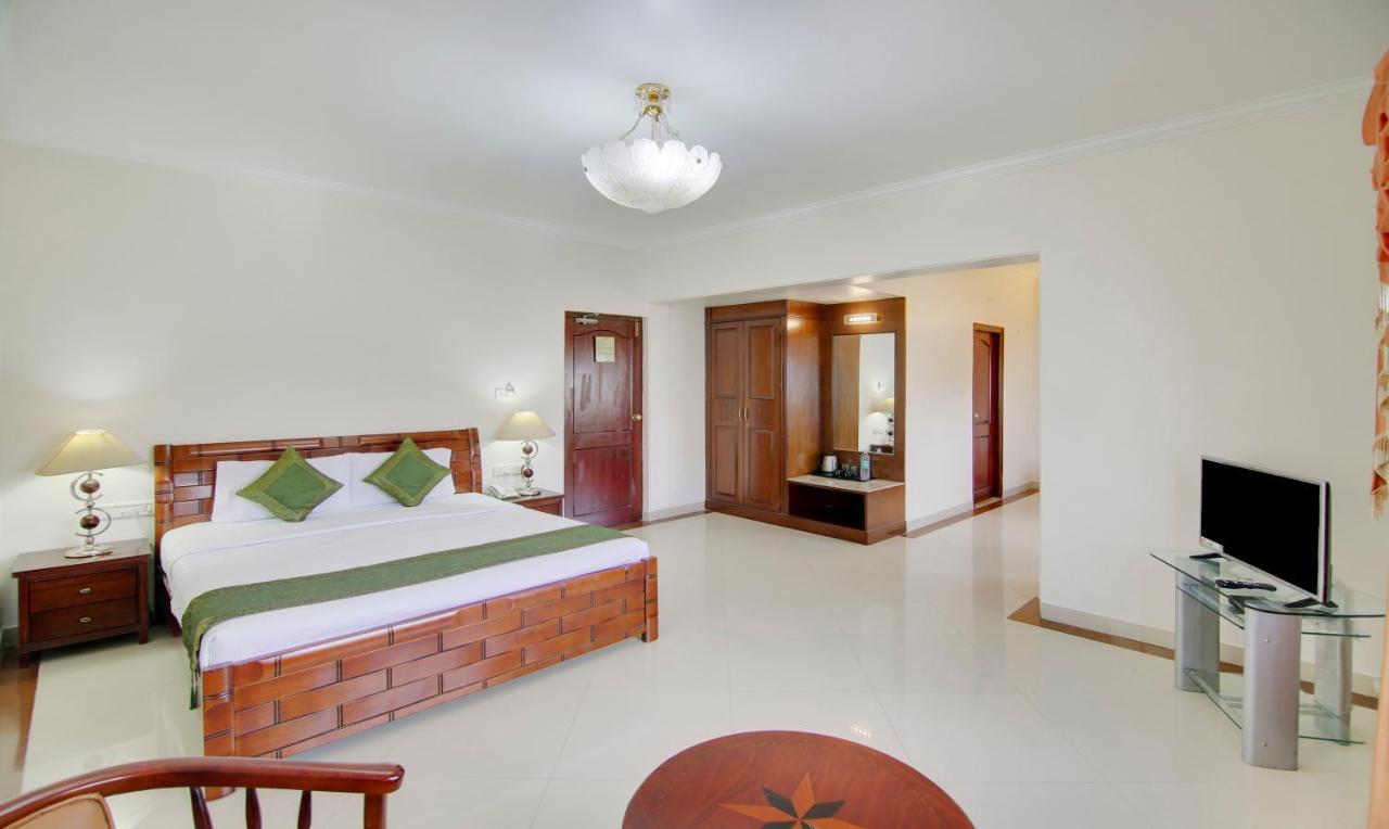 Treebo Trend President Suites Bangalore Esterno foto