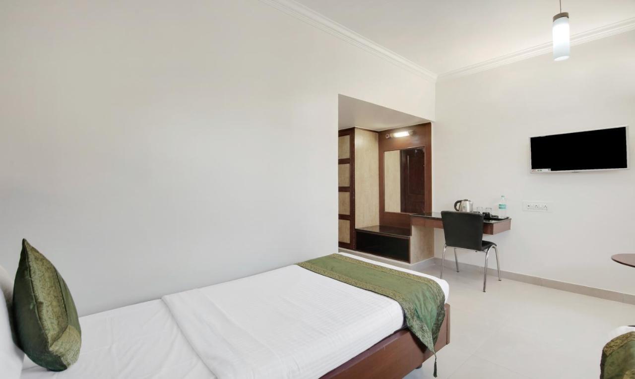 Treebo Trend President Suites Bangalore Esterno foto